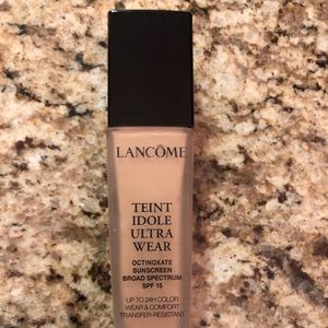 Lancome Ultra Wear 220 Buff C